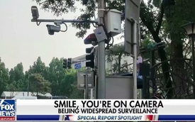 Phóng viên Fox News sang Trung Quốc chưa kịp tác nghiệp tin ông Trump đã bị camera giao thông phạt 40 USD vì đỗ xe trái phép