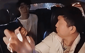 Màn giao tiếp trong im lặng giữa tài xế taxi và vị khách giống mình: Cả hai đều không thể nghe, nói