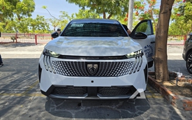 Ảnh thực tế Peugeot 3008 đời mới tại Việt Nam: Dáng coupe sành điệu, màn cong siêu dài, chờ giá để cạnh tranh CX-5, Tucson