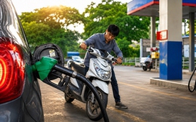 Trào lưu 'lắc xe' vì xăng E10 gây xôn xao mạng xã hội, chuyên gia lên tiếng?