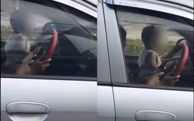Xác minh clip để trẻ nhỏ ngồi trước vô lăng khi lái xe tại Hà Nội, người mẹ phân trần lý do
