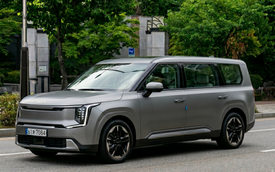 Kia PV7 lần đầu tiên lăn bánh trên đường: Bỏ xa Toyota Alphard lẫn Lexus LM về sự rộng rãi, chiều dài thực tế có thể gần 6 m