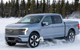 Bán tải điện Ford cỡ Ranger lần đầu chạy thử trên đường: Đầu xe siêu ngắn, trang bị nhiều công nghệ an toàn, chốt ra mắt năm sau