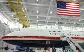 Chuyên cơ 'Nhà Trắng biết bay' xa hoa chưa từng có của Tổng thống Trump