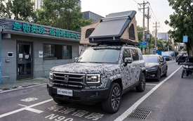 SUV cỡ lớn của Xiaomi lăn bánh trên phố: Dùng động cơ EREV, lắp sẵn lều nóc, đối thủ mới của Mazda CX-90 lẫn Lynk & Co 900