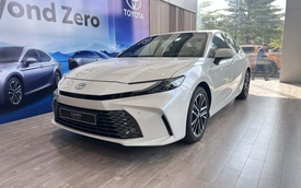 Doanh số xe sedan giảm: Toyota Camry liệu có đứng vững?