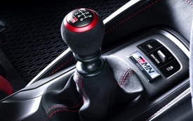 Toyota làm hộp số sàn giả lập cho xe điện: Có cần số, chân côn, 'biết' chết máy