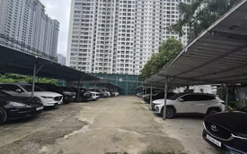 Khu 'đất vàng' biến tướng thành bãi gửi xe và chợ cóc
