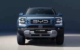 Chủ tịch Ford nói một câu khiến người Mỹ tái mặt: 'Chúng ta không thể mãi cấm xe Trung Quốc'