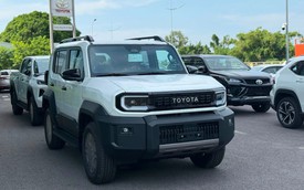 Xem trước Toyota Land Cruiser FJ vừa về đại lý ở Việt Nam