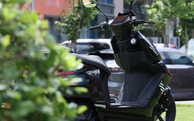 Bỏ xa Honda Vision và Yamaha Janus về công nghệ: Xuất hiện xe tay ga giá 30 triệu được trang bị cả radar cảnh báo điểm mù như ô tô hạng sang