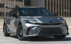 Tại thị trường ô tô lớn thứ 2 thế giới, người dân bất ngờ đổ xô săn xe hybrid thay vì xe điện - 3 'ông lớn' Nhật, Hàn 'trúng mánh'