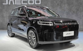 Jaecoo J5 EV vừa ra mắt Việt Nam thêm bản mới 'sang xịn mịn' hơn: Chưa đến 500 triệu, nội thất hai màu, pin to hơn, đi gần 500km/sạc