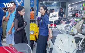Xe máy điện đồng loạt tăng giá mùa tựu trường: Chiêu "bẻ lái" ưu đãi của đại lý