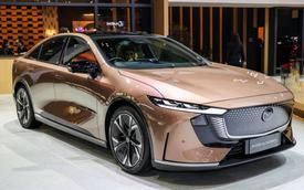 Cận cảnh Mazda 6e vừa ra mắt: Sedan điện chạy hơn 550 km/lần sạc có gì đặc biệt?