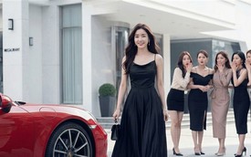 Họp lớp sau 10 năm, cô gái mượn xe sang, thuê đồ hiệu để