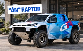 Toyota Hilux có bản ‘siêu off-road’: Khung gầm xe đua, lốp cực lớn, động cơ hydro cạnh tranh Ranger Raptor