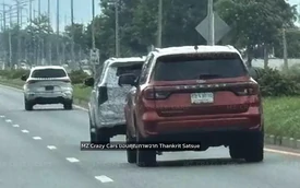 Lộ ảnh Toyota Fortuner đời mới xuất hiện bên cạnh đối thủ