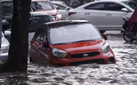 Chuyên gia chỉ cách xử lý ô tô ngập nước và khuyến cáo cho tài xế