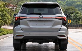 Toyota Fortuner đời mới lộ diện trên đường với cụm đèn LED kiểu mới, dễ ra mắt năm sau cạnh tranh Everest