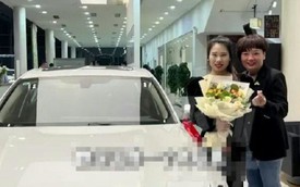 Thương nhân viên phải đi làm bằng xe máy vất vả, sếp tặng mỗi người một chiếc BMW tiền tỷ