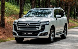 Toyota Land Cruiser 300 HEV ra mắt Việt Nam: Giá 4,71 tỷ đồng, mạnh 457 mã lực, 100km 'uống' 10 lít xăng