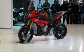 BMW S1000XR đủ "đồ chơi" vẫn rẻ hơn Ducati Multistrada tiêu chuẩn