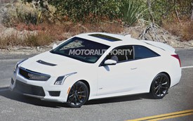 Cadillac ATS-V Coupe biểu diễn đốt lốp ấn tượng