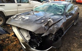Tài xế say xỉn biến Ford Mustang GT 2015 thành đống sắt vụn