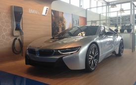 Mẫu trưng bày BMW i8 đang gây bất ngờ lớn trên eBay