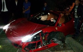 Chủ xe say rượu phá nát siêu xe Ferrari 458 Spider