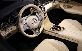 Cận cảnh nội thất C-Class mui trần đầu tiên của Mercedes-Benz