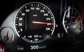 Xem BMW M5 nhanh nhất từ trước tới nay tăng tốc lên 300 km/h
