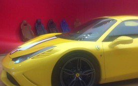 Siêu xe Ferrari 458 Spider Speciale “bằng xương, bằng thịt”