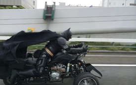 "Kỵ sĩ bóng tối" Batman chạy xế khủng trên đường phố Nhật Bản