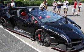 Cận cảnh hàng hiếm Lamborghini Veneno Roadster đen bóng