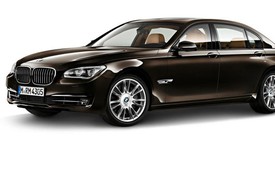 BMW 7-Series Individual Final Edition sắp ra mắt triển lãm Paris