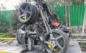 Siêu xe Ferrari 458 Spider chỉ còn là đống sắt vụn sau tai nạn