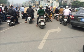 Chú ý lỗi sai làn đường tại ngã tư Xã Đàn - Nguyễn Lương Bằng