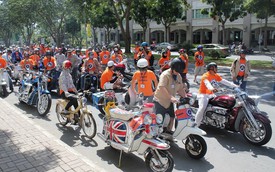 Chạy scooter từ Sài Gòn đến Đồng Nai làm từ thiện