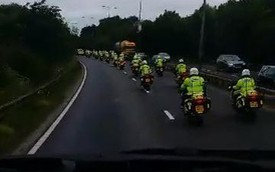 Hàng trăm môtô cảnh sát diễu hành phục vụ Tour de France