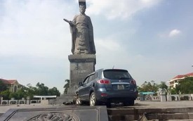 Bắc Ninh: Hyundai SantaFe lao lên tượng đài Lý Thái Tổ