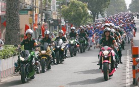 Đoàn mô tô hùng hậu dẫn đoàn trong đám cưới tập thể tại Sài Thành