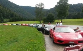 223 siêu ngựa Ferrari tụ họp gầm rú tại Thụy Sĩ