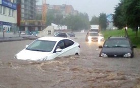 5 điều cần lưu ý khi lái xe ô tô qua vùng ngập nước