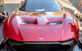 Siêu phẩm Aston Martin Vulcan đầu tiên đặt chân đến Mỹ