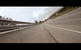 Xem cảnh SUV siêu sang Bentley Bentayga đạt vận tốc 301 km/h