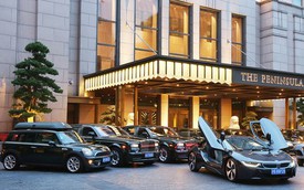 Khách sạn đầu tiên trên thế giới dùng BMW i8 để đưa đón khách