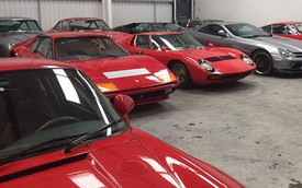 Đại gia mua một lúc 11 xe Ferrari và 4 Lamborghini