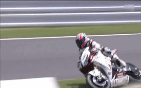 Trở lại sau 3 năm giải nghệ, tay đua MotoGP của Honda gặp nạn
